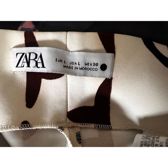 This is a pair of Zara Floral Patterned High Waisted Wide-Leg Cropped Culotte Pa - Picture 2 of 4